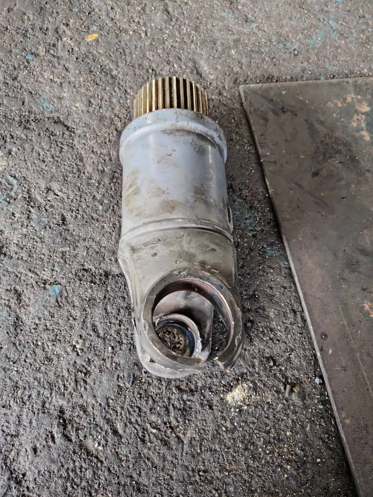 Driveshaft slip yoke
