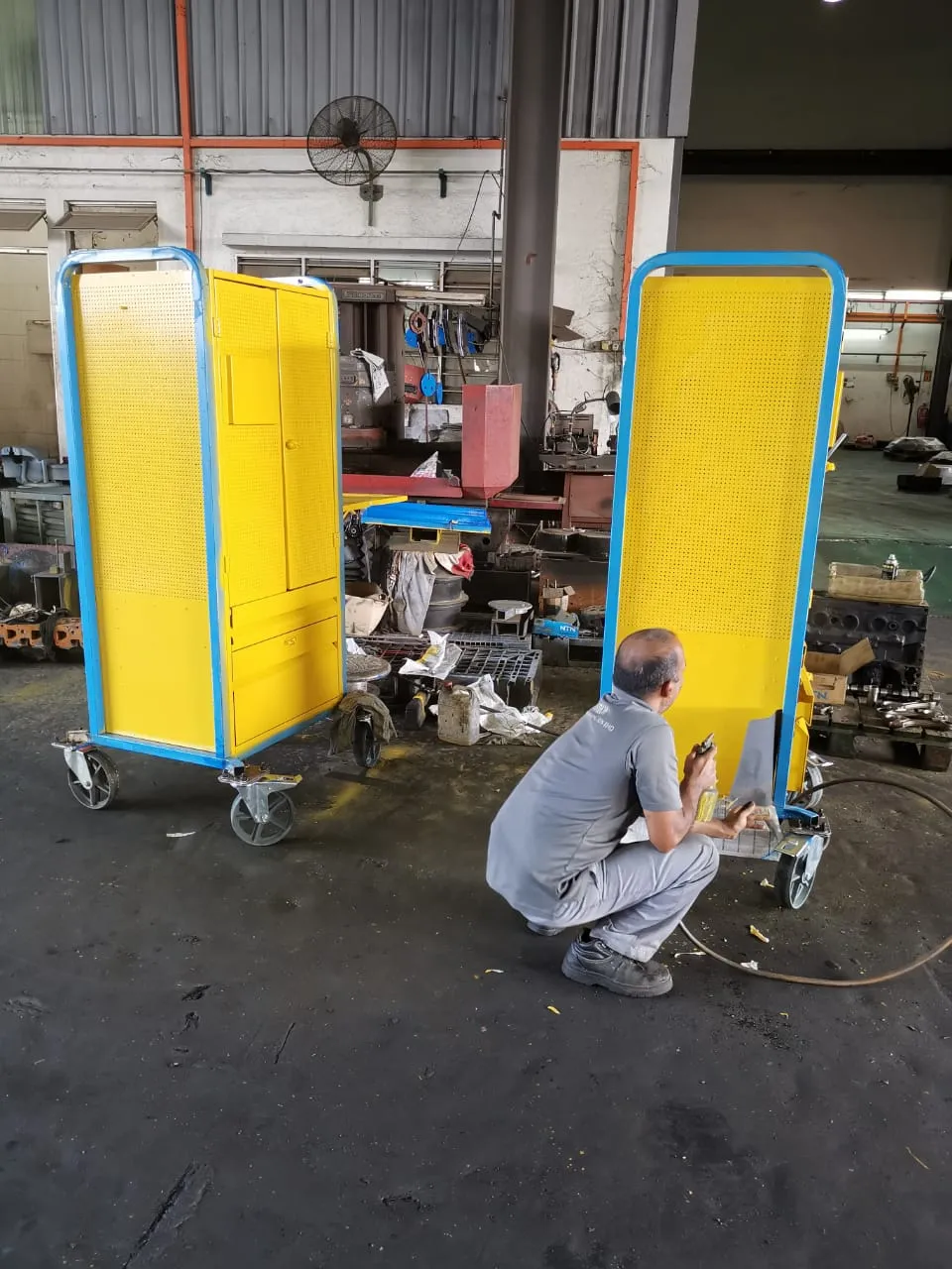 Mobile tool shelf fabrication