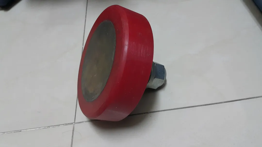 Rubber wheel roller